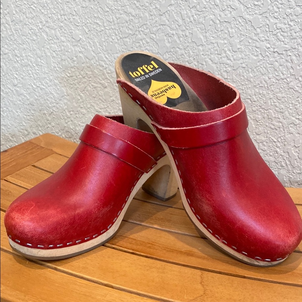 Swedish HASBEENS Red Sky High Clogs sz 38